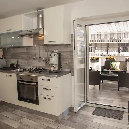 Donna Carmen ナポリ