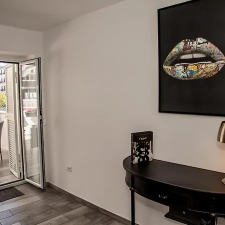 アパート Donna Carmen *