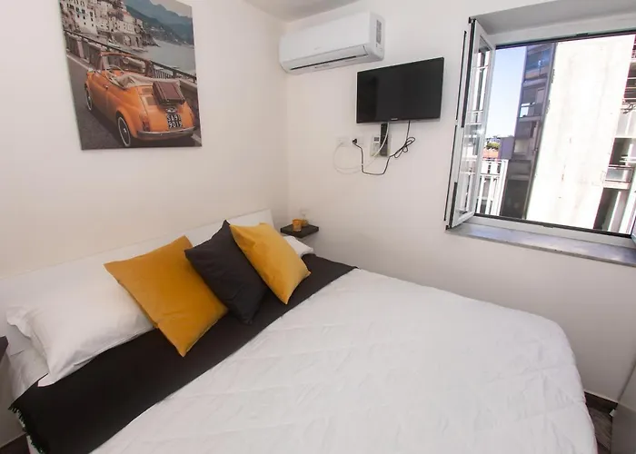 Donna Carmen * Naples